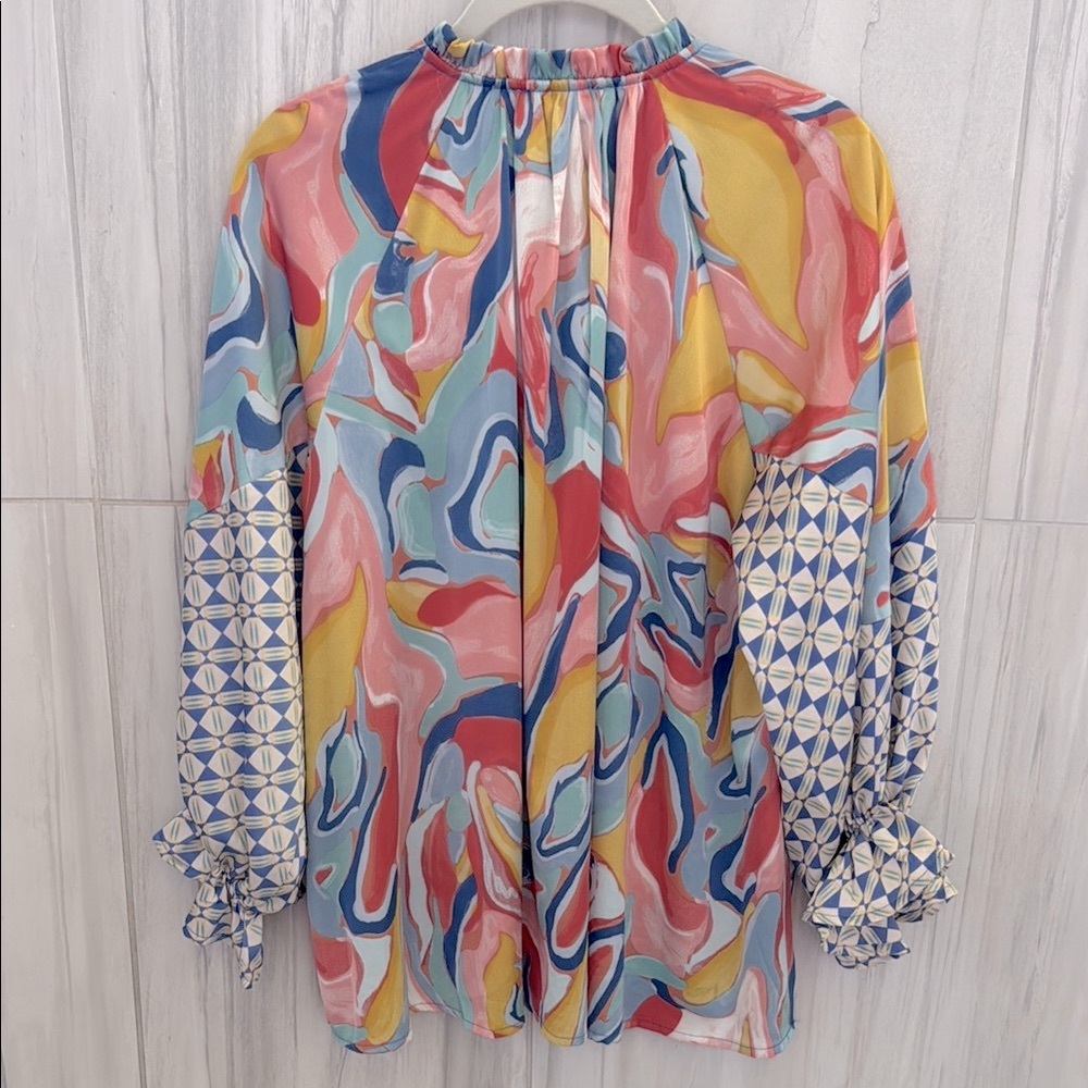 Entro Colorful Abstract Pattern Blouse - Picture 2 of 3